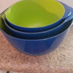 Stackable bowls